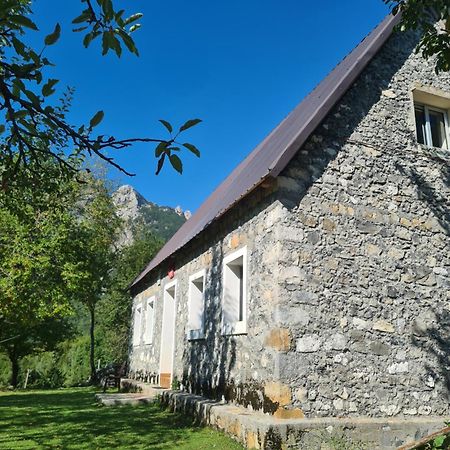 Guest House Emanueli Tropoje Экстерьер фото